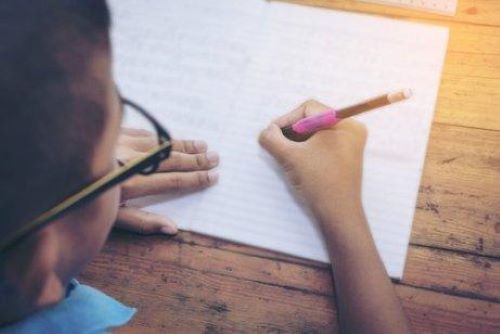 子どもの 筆記 を上達させるための練習