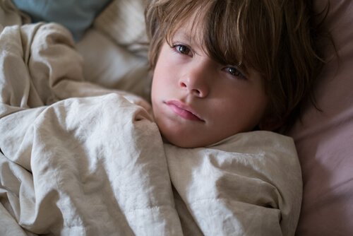 ベッドの中の 子ども 悪夢