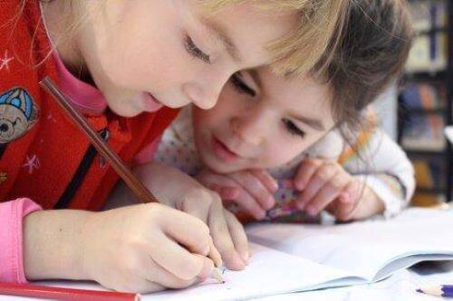 子どもの 筆記 を上達させる方法