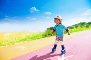 インラインスケートを子どもに教えるためのステップ