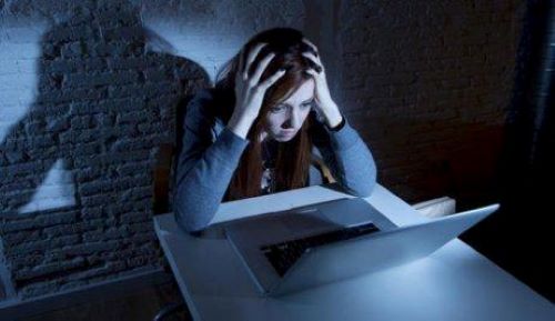 ネットいじめ 問題:法的に犯罪行為とは?