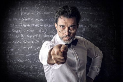 質の悪い先生に共通する一般的な特徴について見てみよう