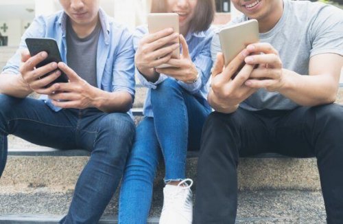 若者が使う新しい言葉について:言葉は常に変化している!