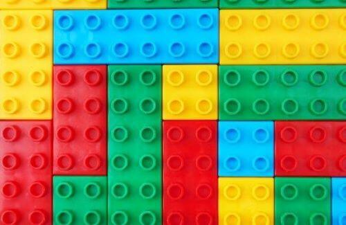 おもちゃのブロック：学校での教育に利用する方法とは？