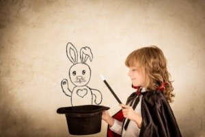 子どもが楽しめる4つのマジックトリックを見てみよう