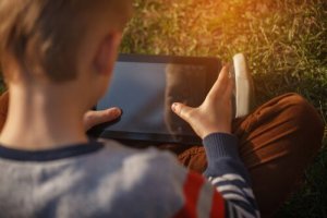 ネット上の子どもの安全を守るためにできることって?
