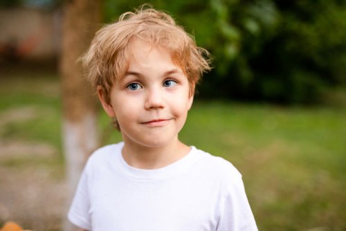 子どもの斜視の原因と診断：眼位ずれの治療法について