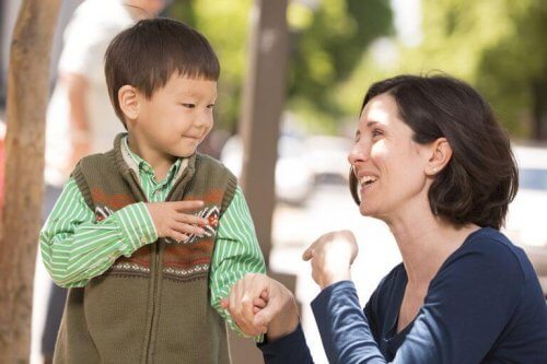 聴覚障害 の子どもを育てるママへ