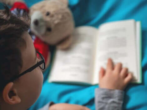 【読書の奨励】家庭で子どもの 読書 を刺激する方法