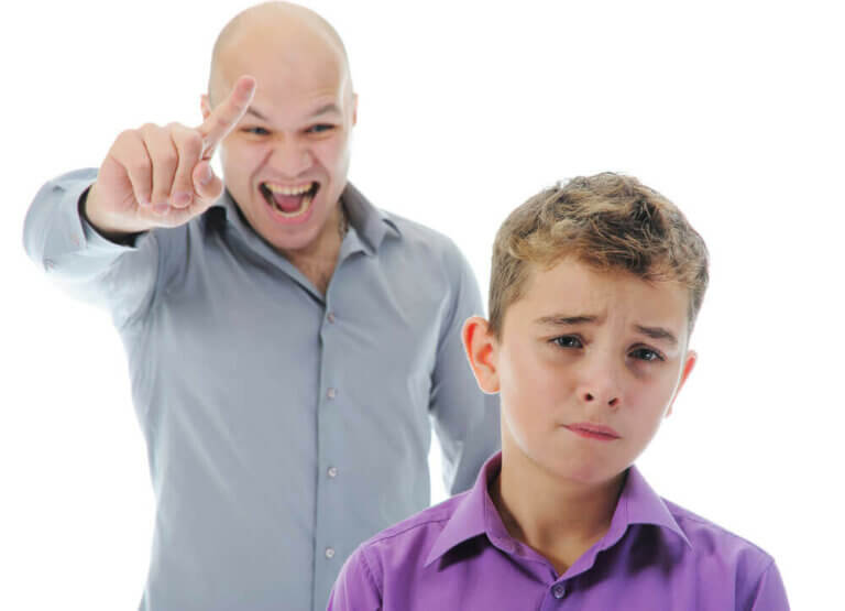 子どもに対して厳しくする時にどんな口調で話してますか？