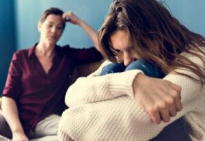 【暴力を振るう若者】思春期の子どもの心に何が起きている?