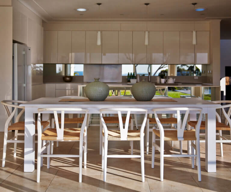 居心地のいいダイニングルーム 家族の夕食